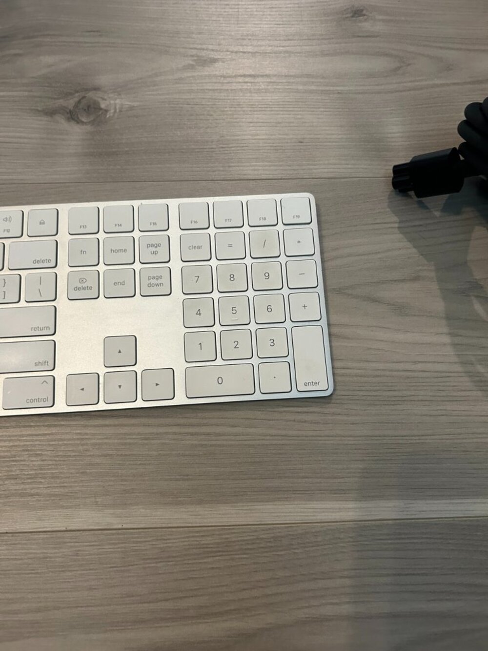 Apple Magic Keyboard - Picture 2 of 2